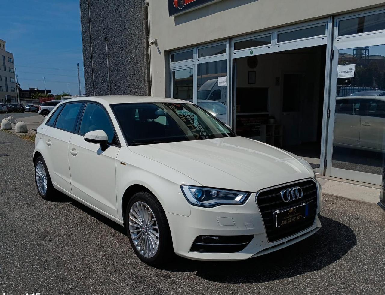 Audi A3 Cabrio 1.6 TDI clean diesel Ambition