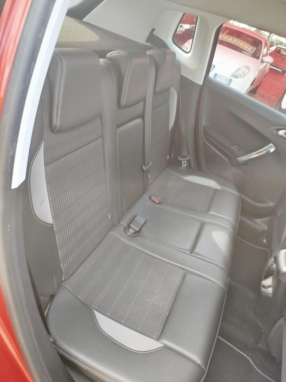 Peugeot 2008 1.6 e-HDi 115 CV Stop&Start Allure