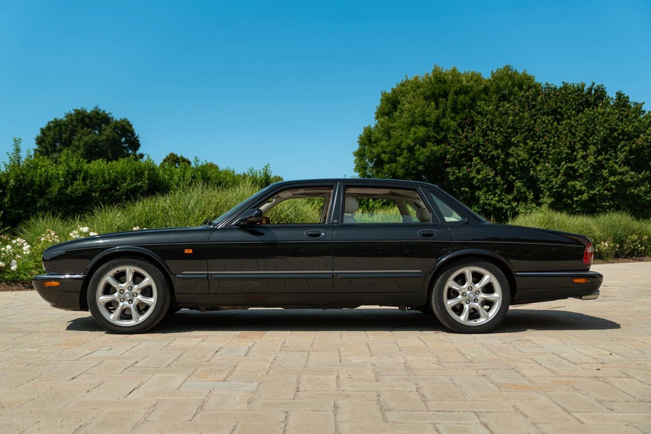 JAGUAR XJR - JAG00067