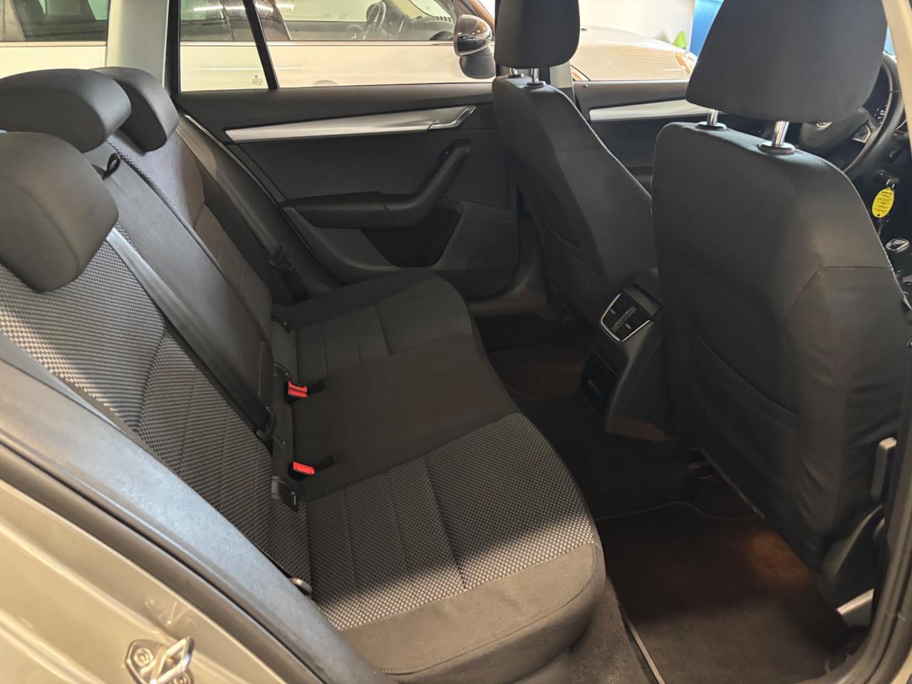 Skoda Octavia 1.6 TDI 105cv |OK NEOPATENTATI|