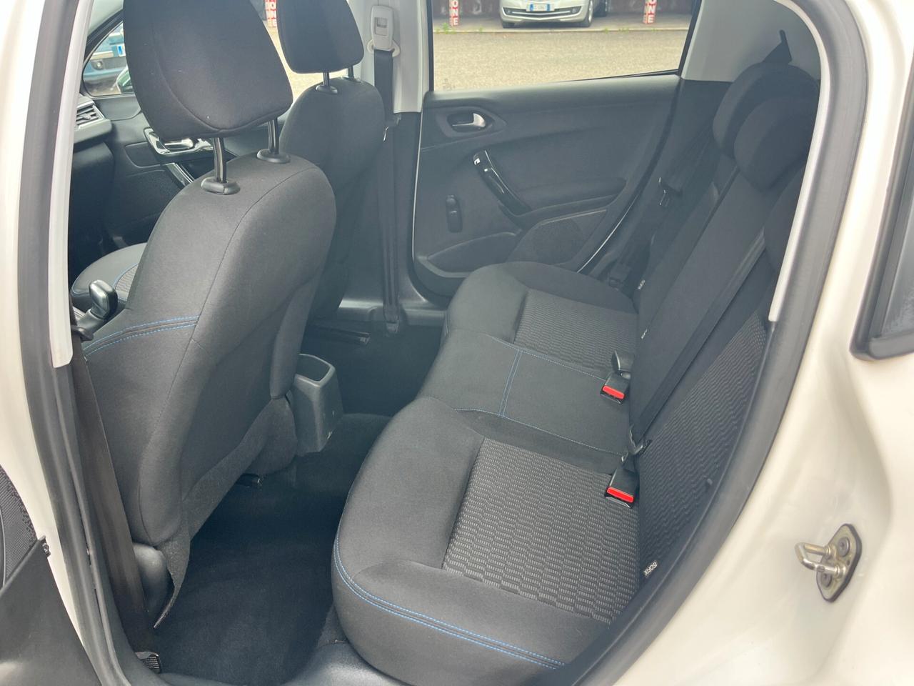 Peugeot 208 PureTech 82 Stop&Start 5 porte Signature