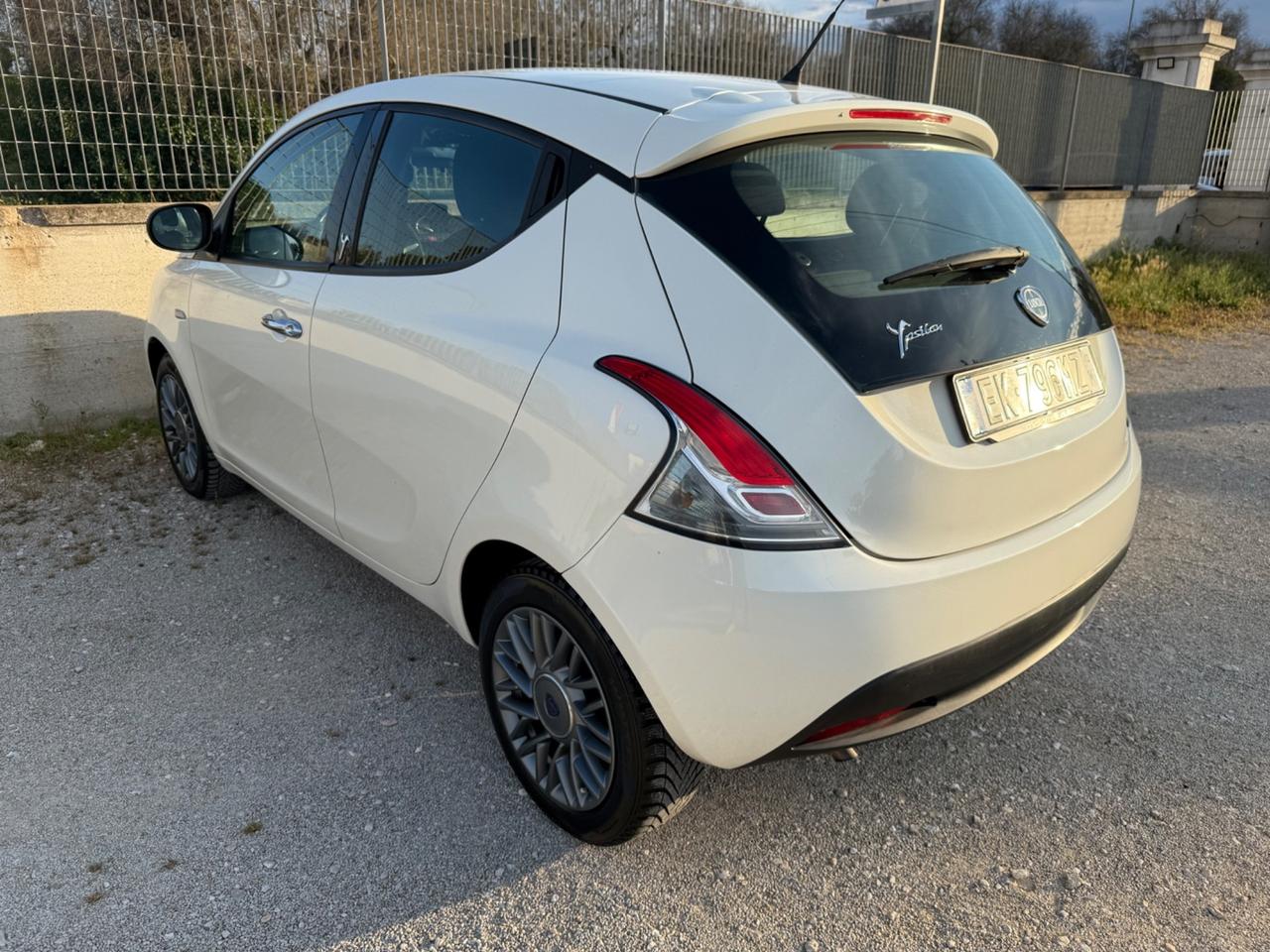 Lancia Ypsilon 1.2 69 CV 5 porte S&S Platinum