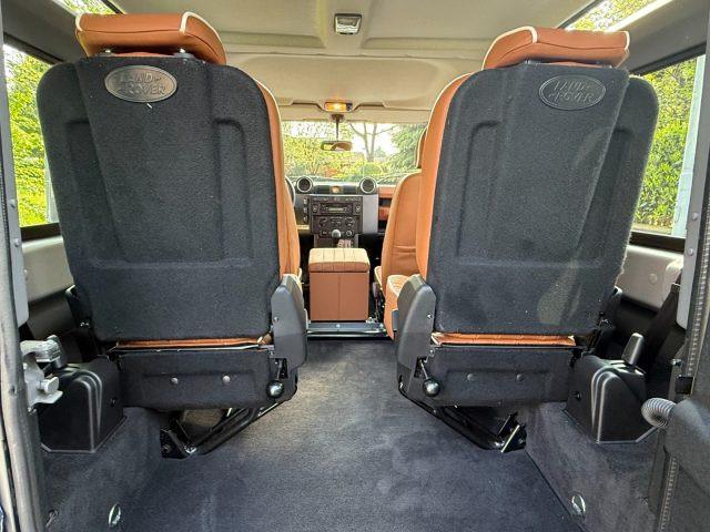 LAND ROVER Defender 90 2.4 S TD4 Station Wagon