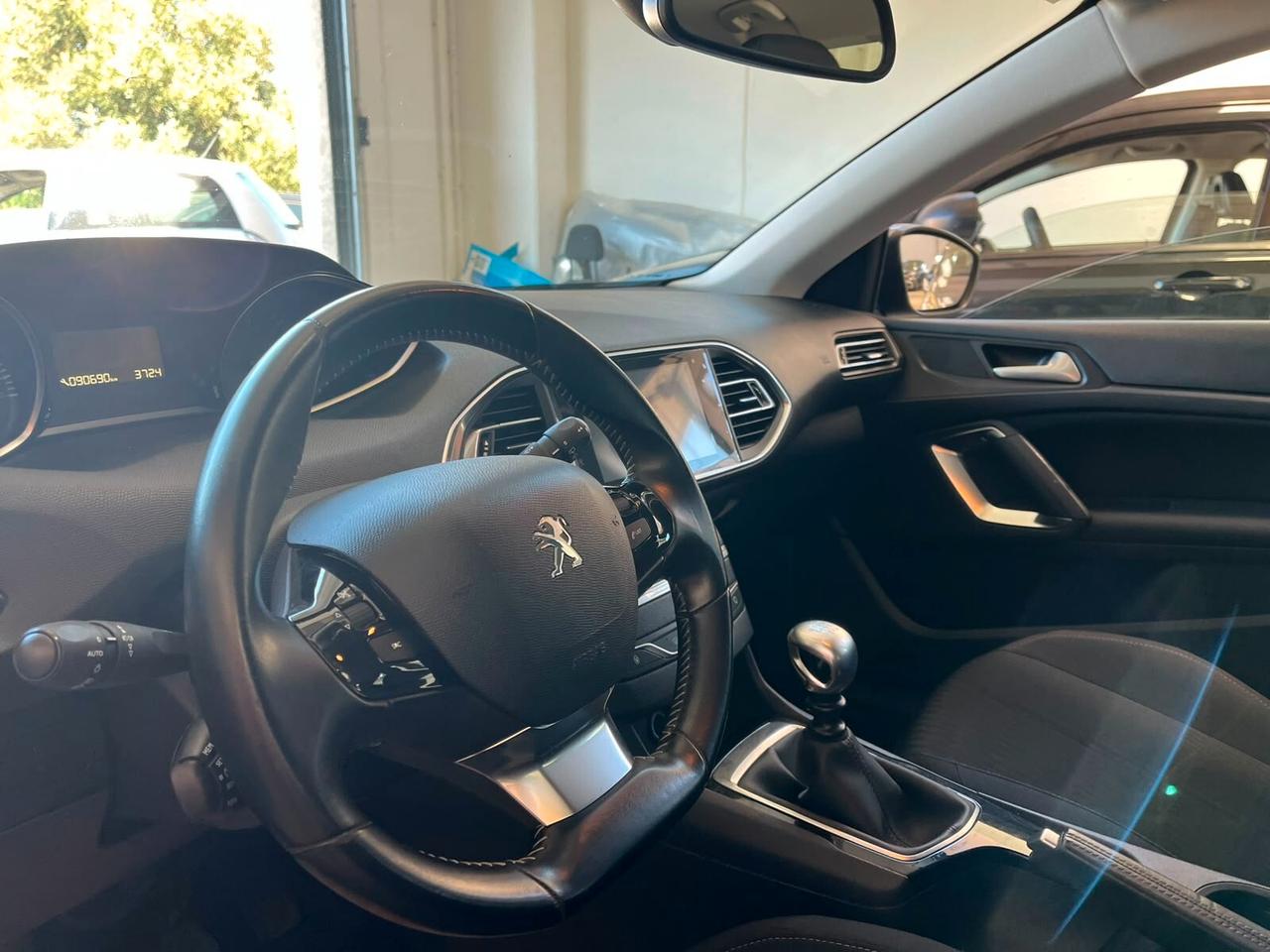Peugeot 308 BlueHDi 120 S&S Business 2017