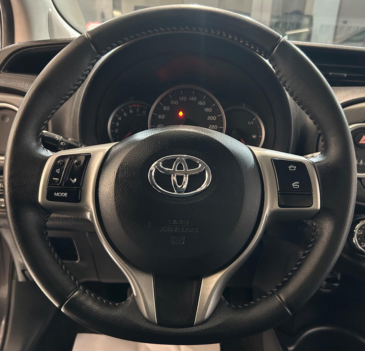 Toyota Yaris 1.0 benzina 51kw 2013