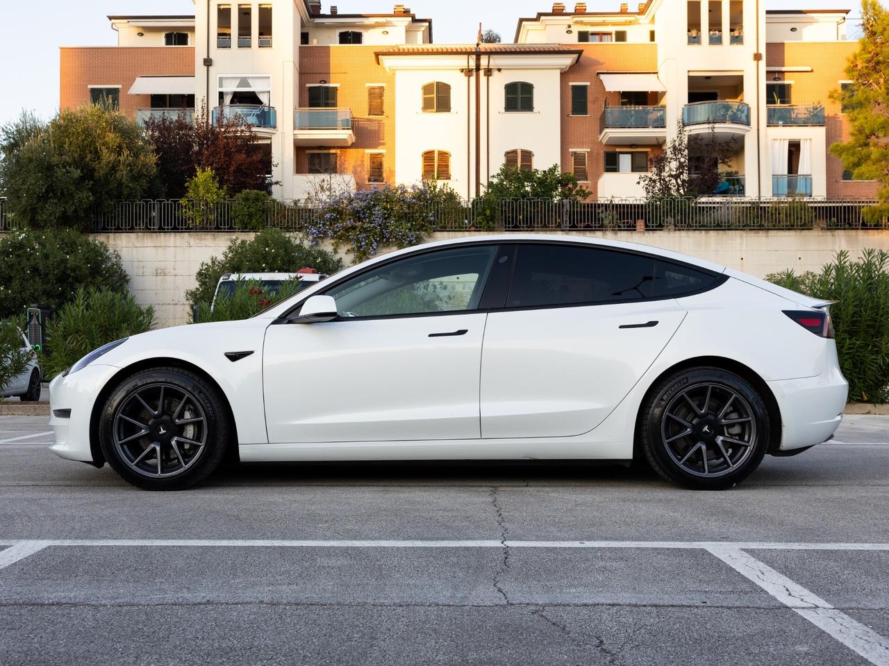 Tesla Model 3 Long Range Dual Motor AWD