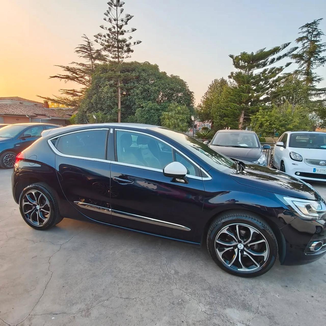 DS4 UNICPROPRIETARIO STRAFULL SOLI 106MILA KM