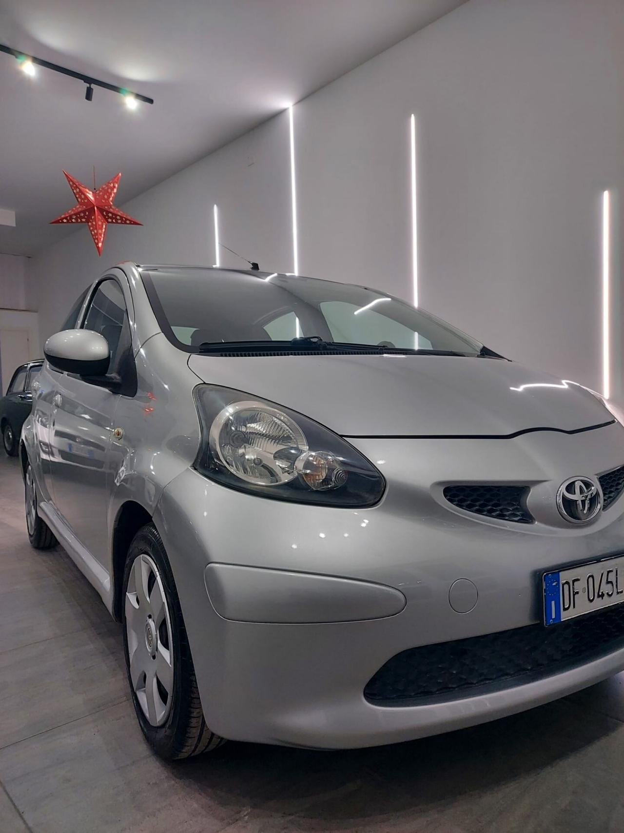 Toyota Aygo 1.0 12V VVT-i 5 porte Sol automatico