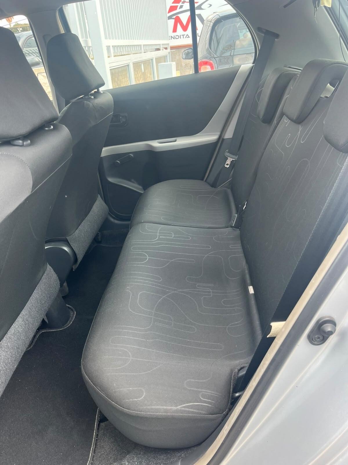 Toyota Yaris 1.0 5 porte Sol
