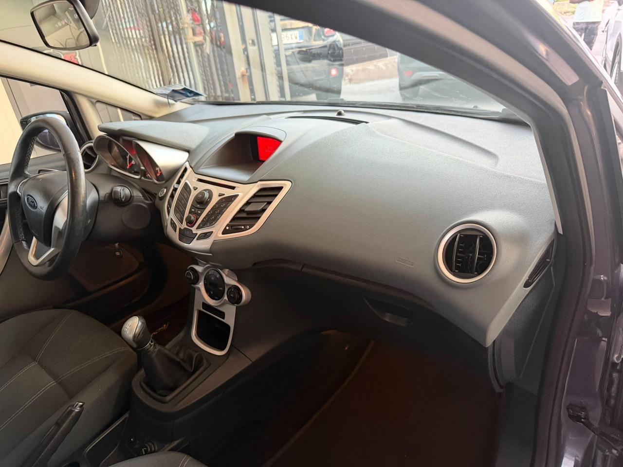 Ford Fiesta 1.4 TDCi 70CV 5 porte Titanium
