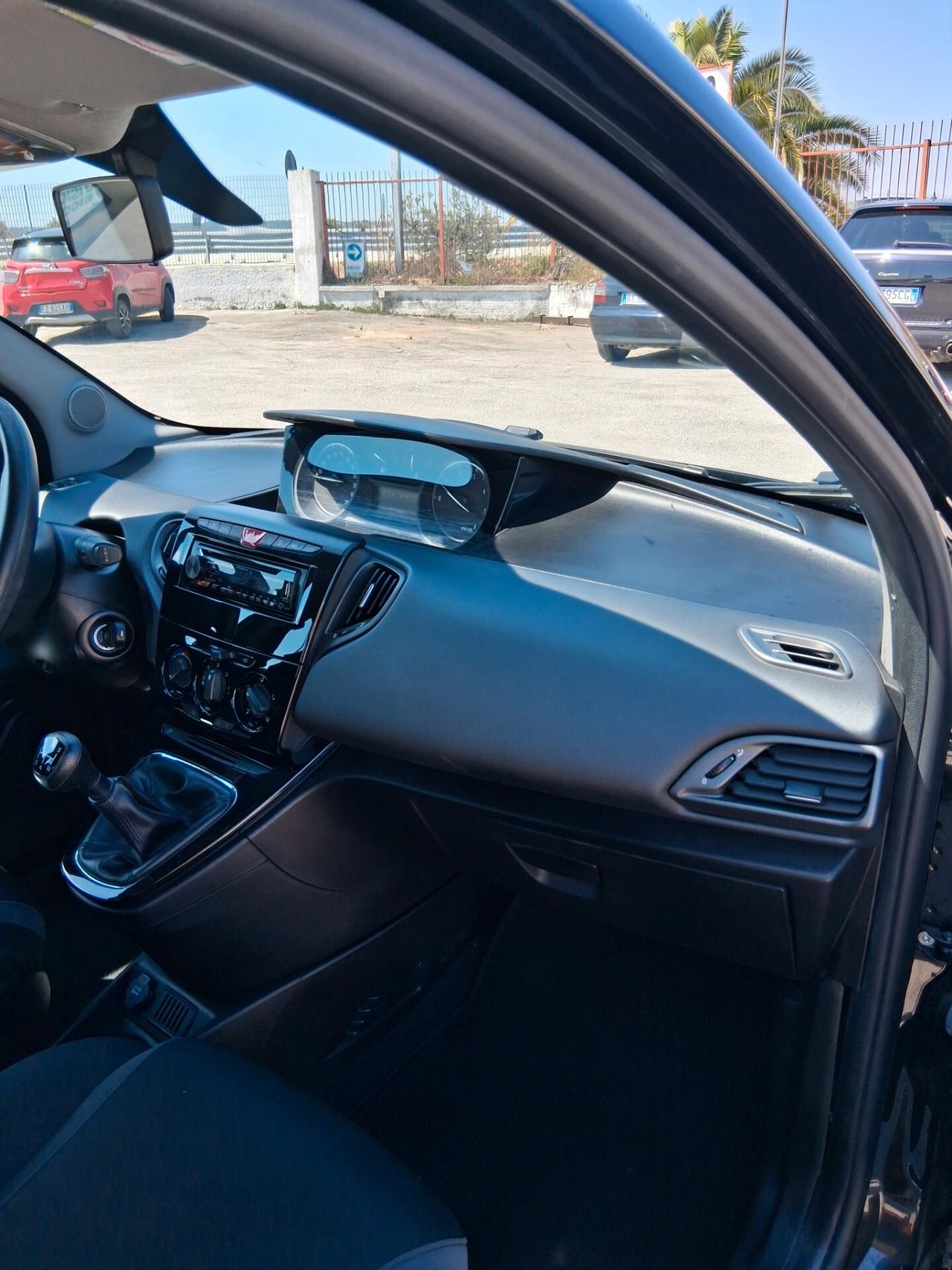 Lancia Ypsilon 1.3 MJT 16V 80 CV 5 porte S&S Gold