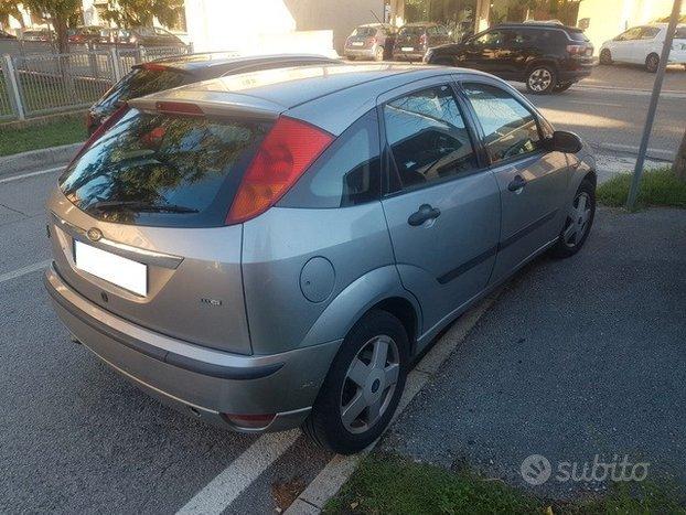 Ford Focus 1.8 TDCi 100CV 5p. Zetec