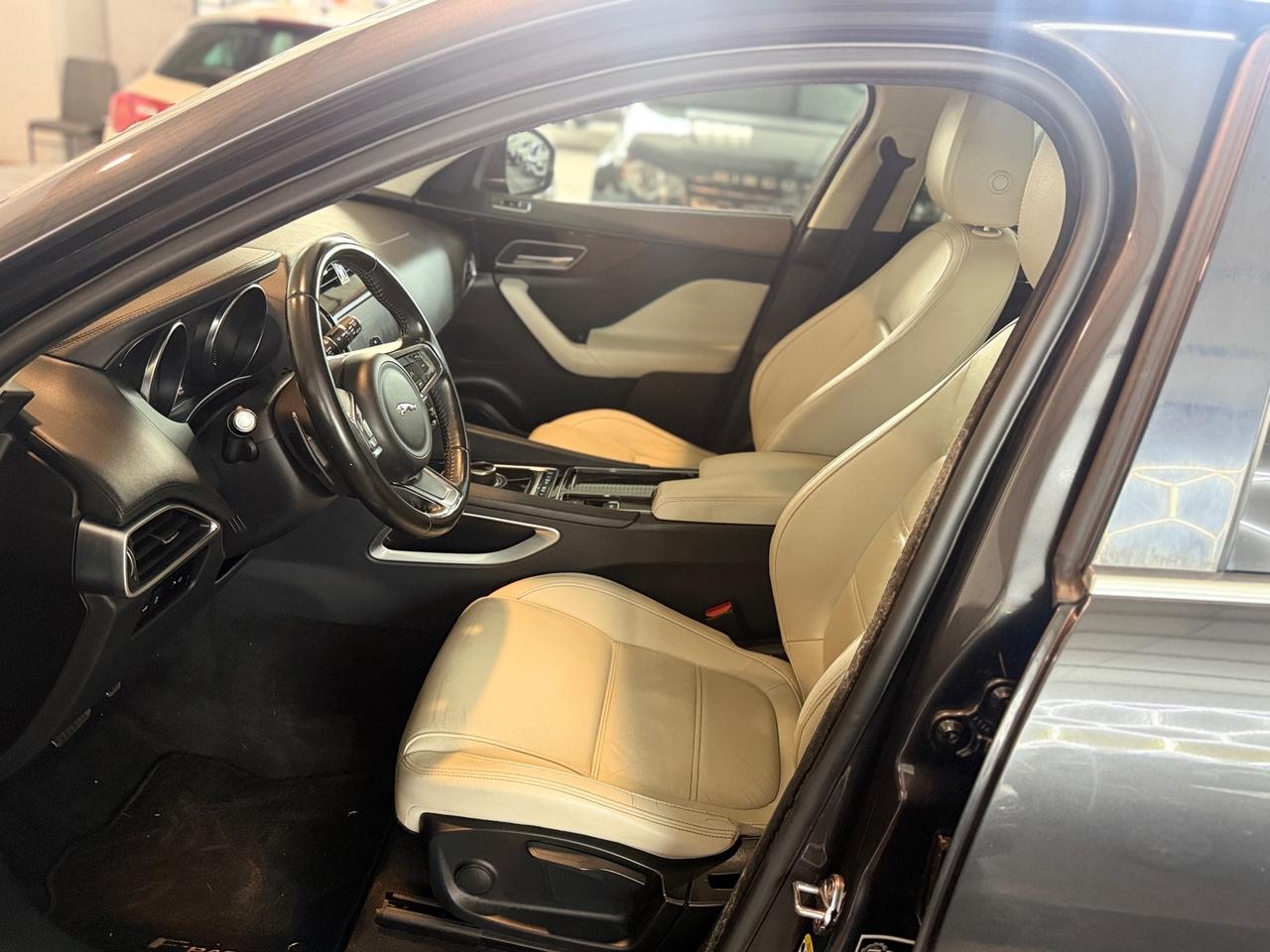 Jaguar F-Pace 2.0 D 180 CV AWD aut. Pure