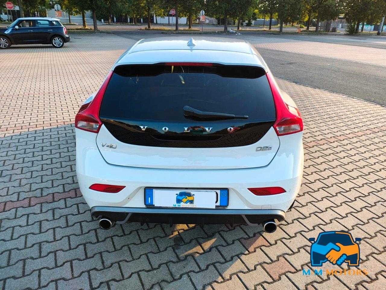 Volvo V40 2.0 d2 R-design Momentum my17