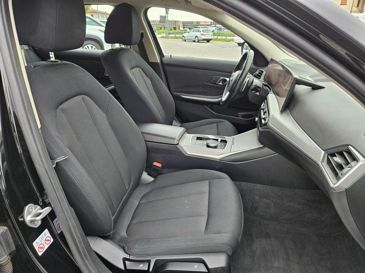 BMW 318 d Touring mhev 48V auto