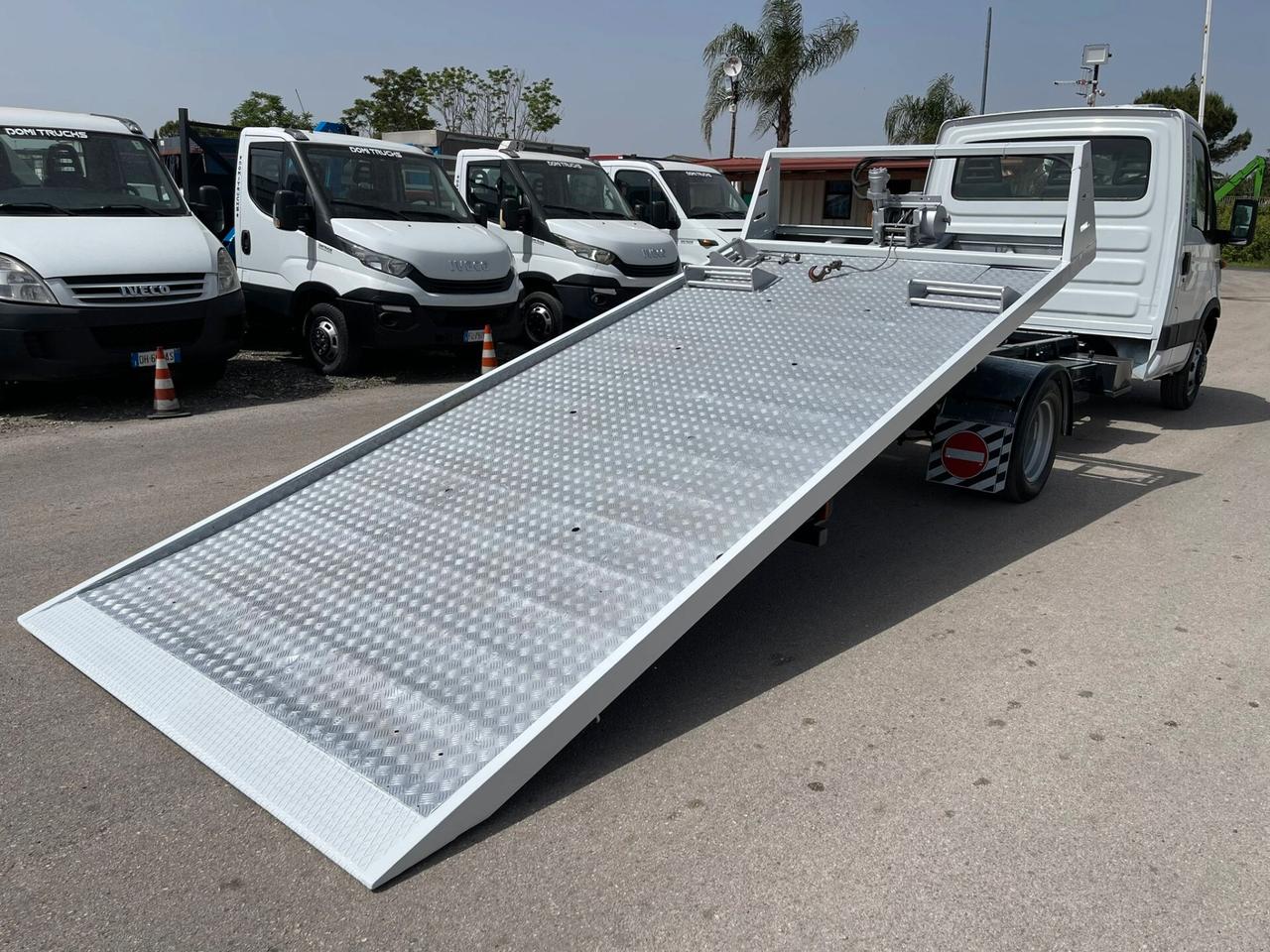 IVECO DAILY 35 C 13 CARRO ATTREZZI