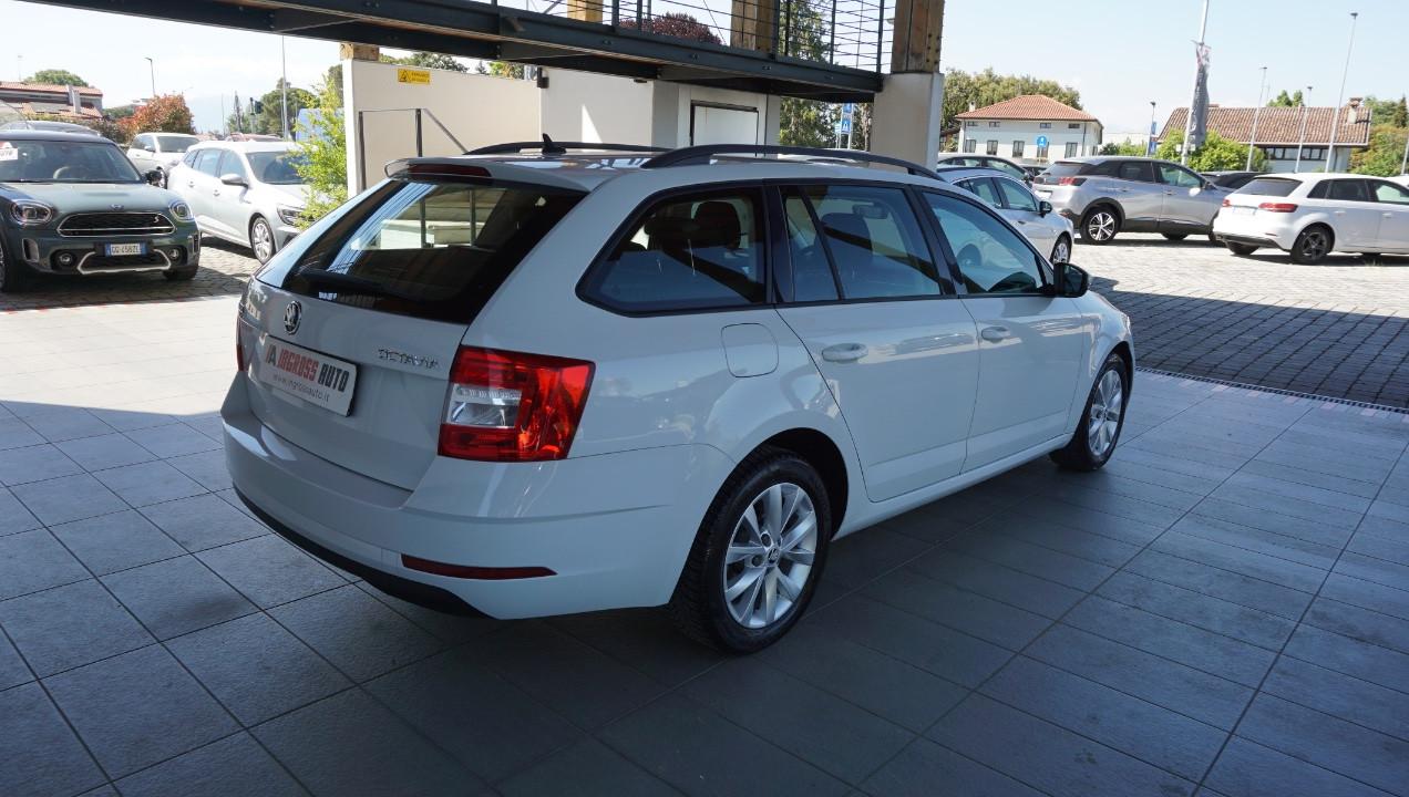 Skoda Octavia Wagon 1.6 tdi Style 115cv dsg