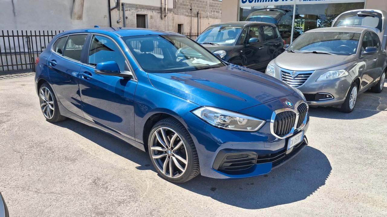 Bmw 118 118d 5p. Business Advantage