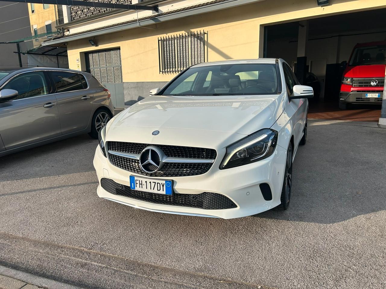 MERCEDES-BENZ A200d 136CV Sport Auto my16