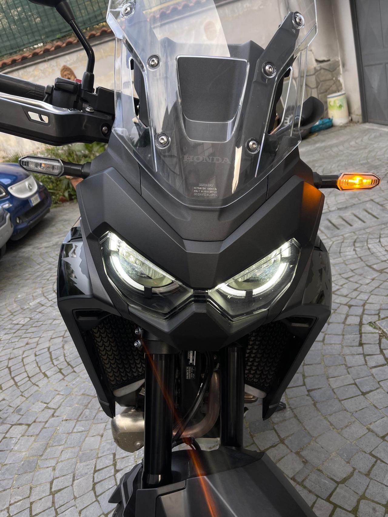 HONDA AFRICA TWIN CAMBIO AUTOMATICO DCT GARANZIA