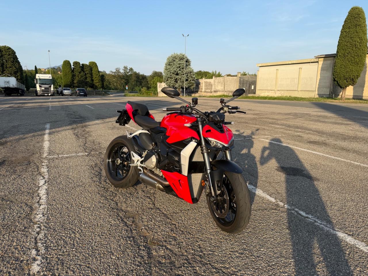 Ducati Streetfighter V2 unipro tagliandata