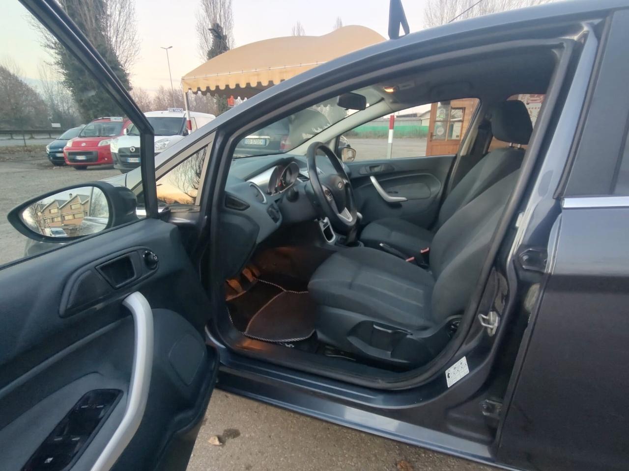 Ford Fiesta 1.4 5 porte Bz.- GPL Titanium, GARANZIA L.12 MESI, OK NEOPATENTATI