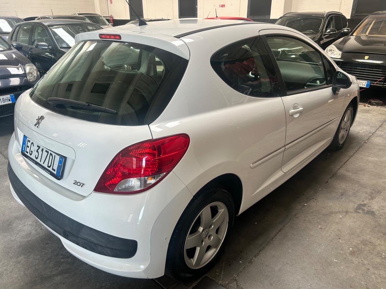 Peugeot 207 1400 hdi 60 cv neopatentati