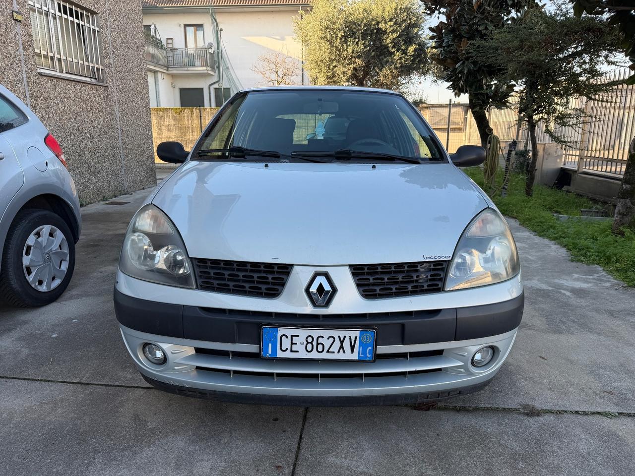 Renault Clio 1.2 cat 5 porte ok neopatentati