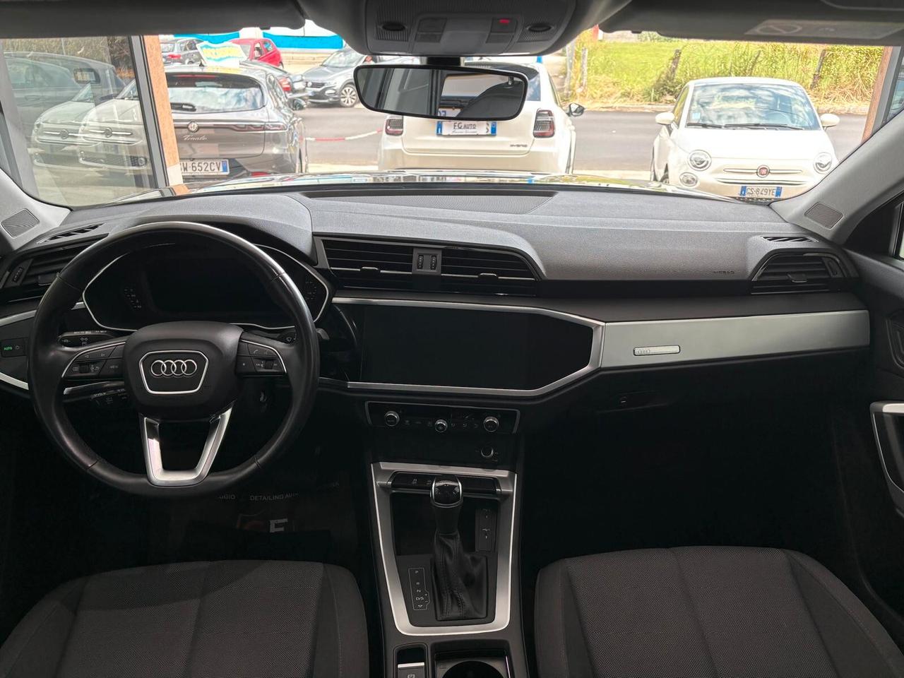 Audi Q3 35 TDI S tronic Business