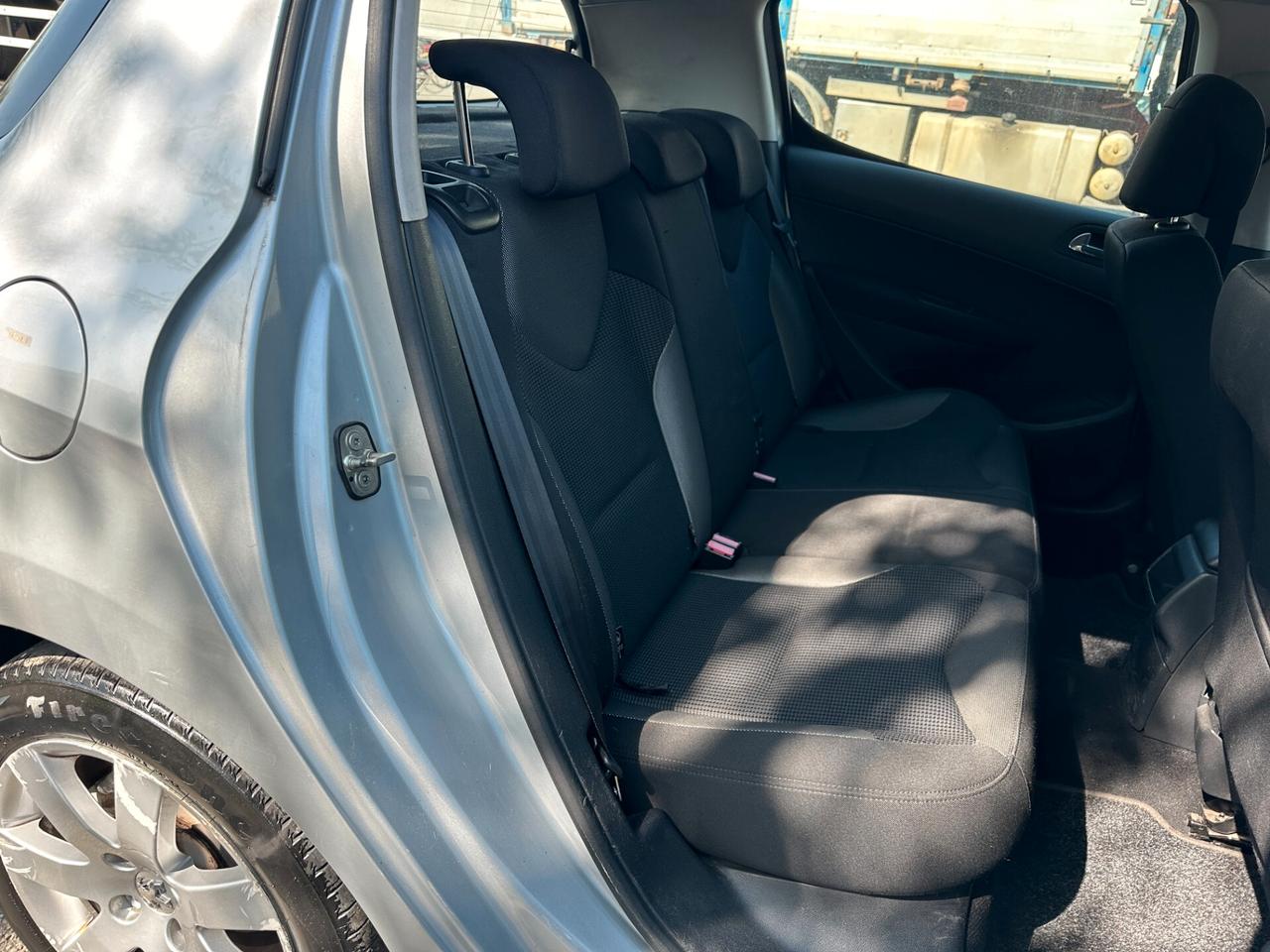 Peugeot 308 1.6 HDi 110CV 5p. Premium (6 Marce)