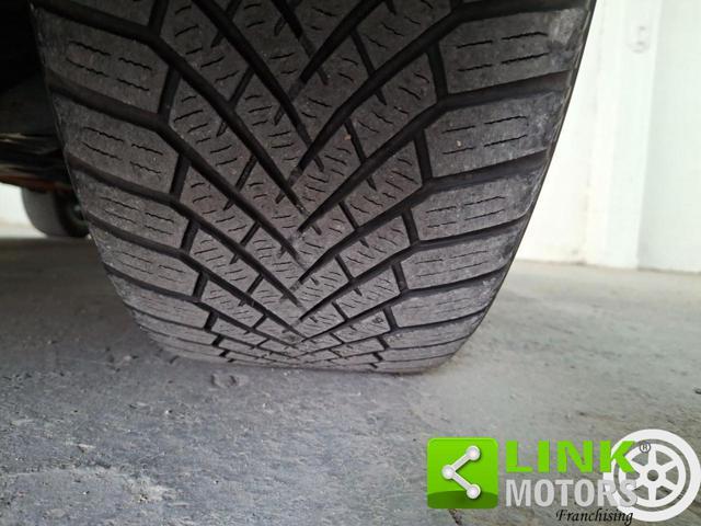 TOYOTA Corolla Cross 2.0 Hybrid 197 CV E-CVT Lounge GARANZIA UFFICIALE