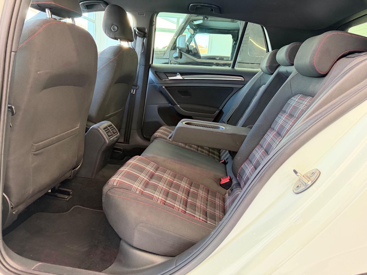 Volkswagen Golf GTI DSG 220CV AUTOMATICA SCARICO SPORTIVO