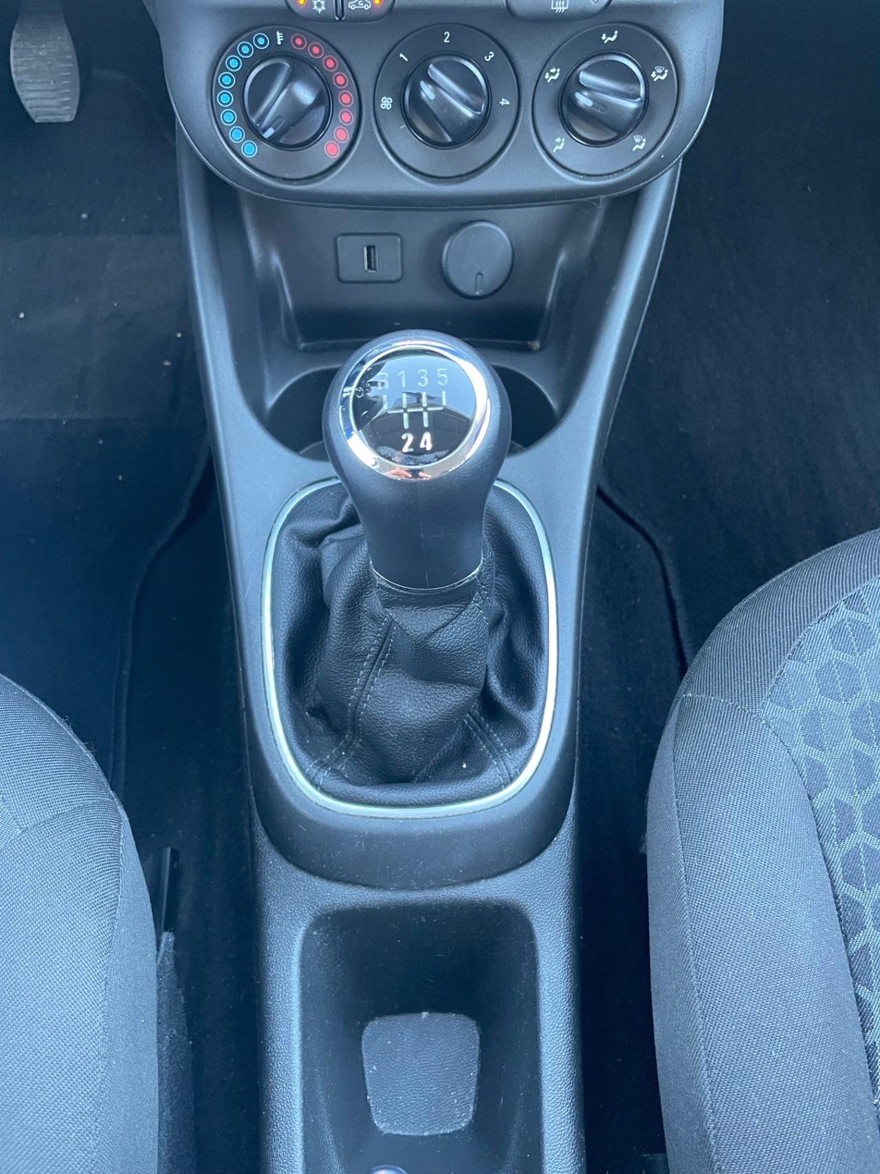 Opel Corsa 1.4 90CV GPL Tech 5 porte b-Color