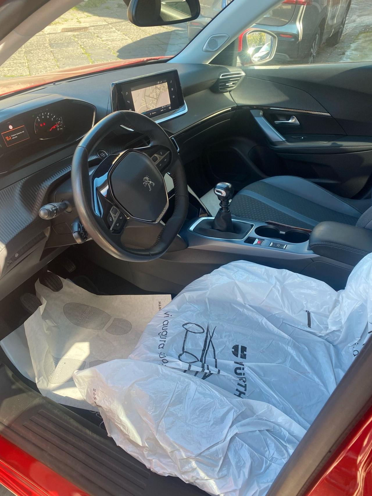 Peugeot 2008 PureTech 130 S&S Allure Navi Pack