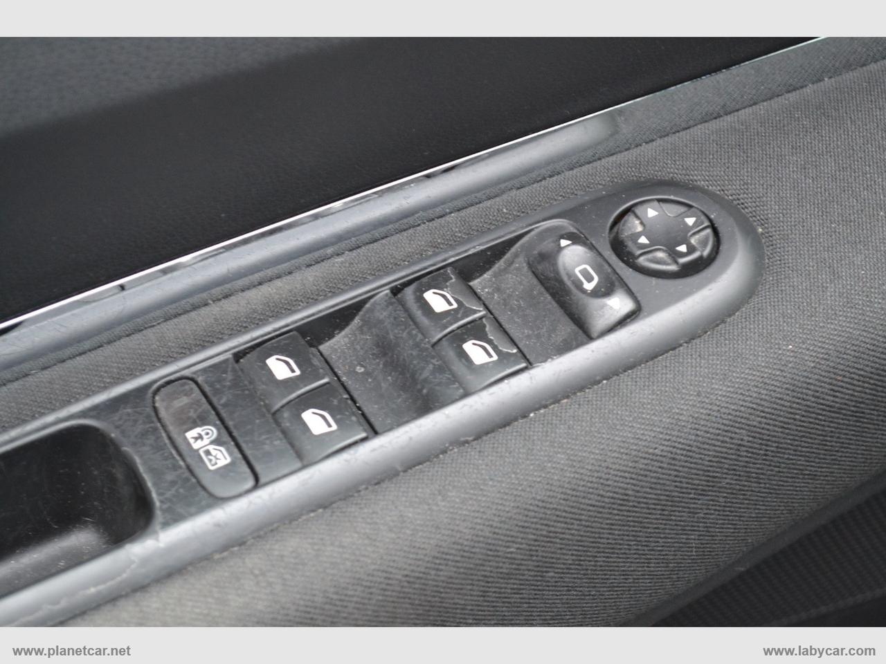 PEUGEOT 3008 1.6 HDi 115 CV Allure