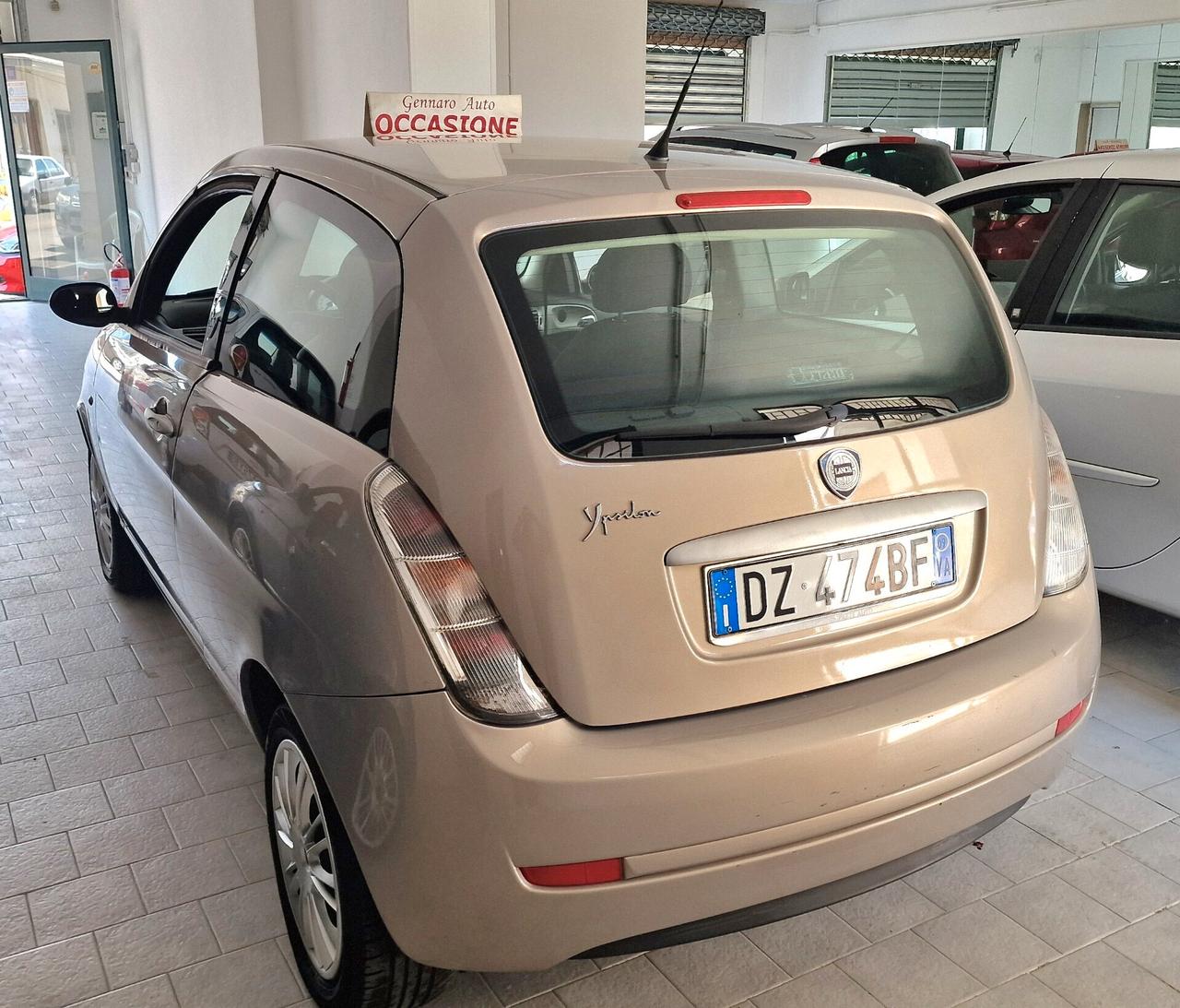 Lancia Ypsilon 1.2 benzina Kw 44 adatta neo patentati