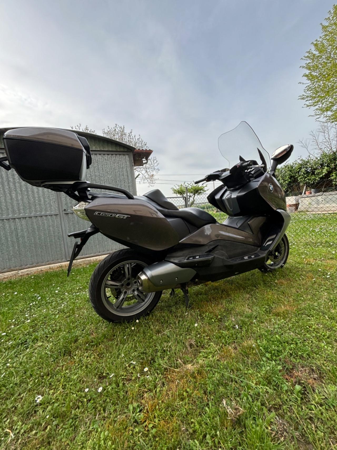 BMW 650 GT scooter 650GT