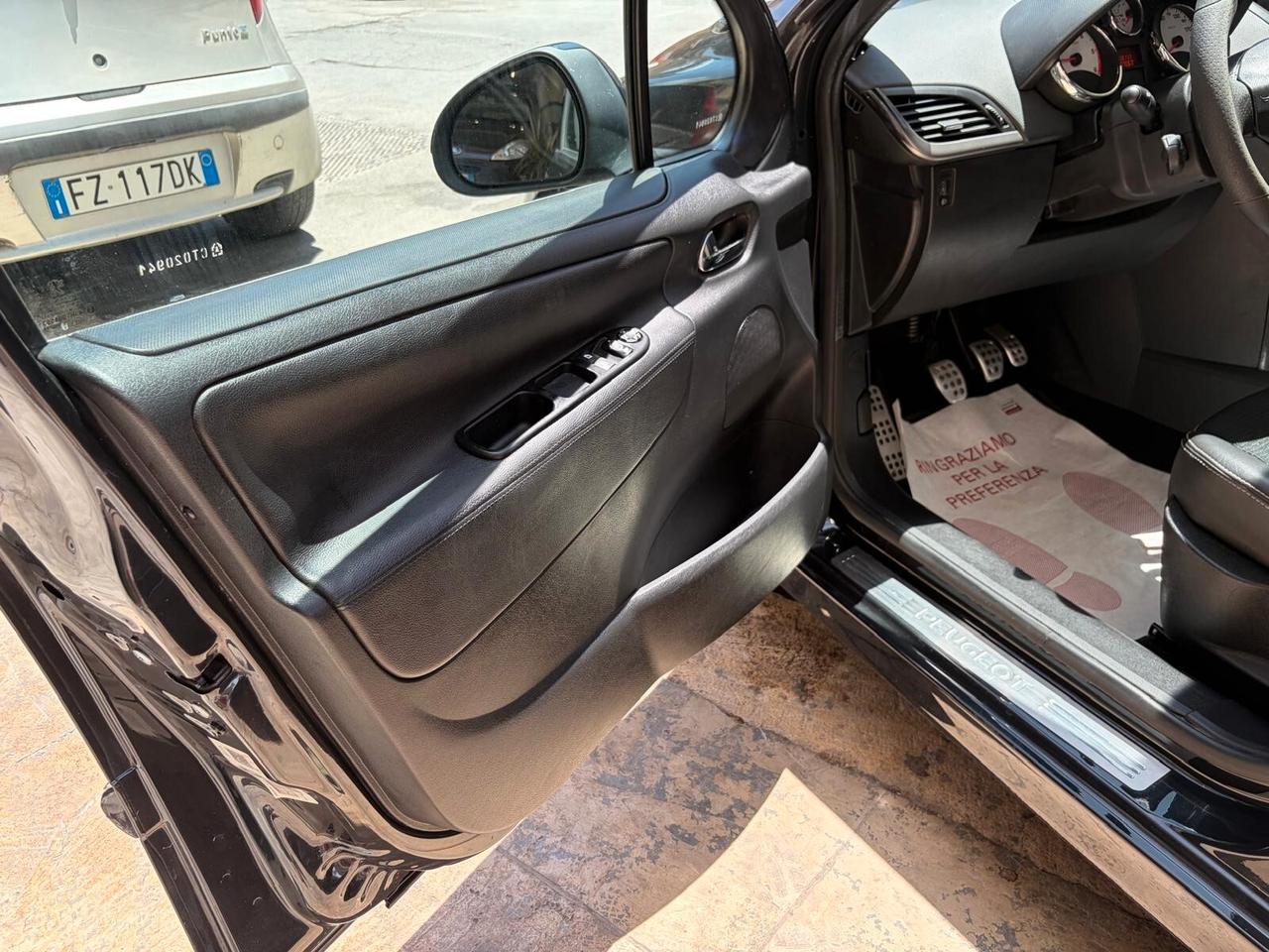 Peugeot 207 1.6 HDI 90CV 12 MESI DI GARANZIA