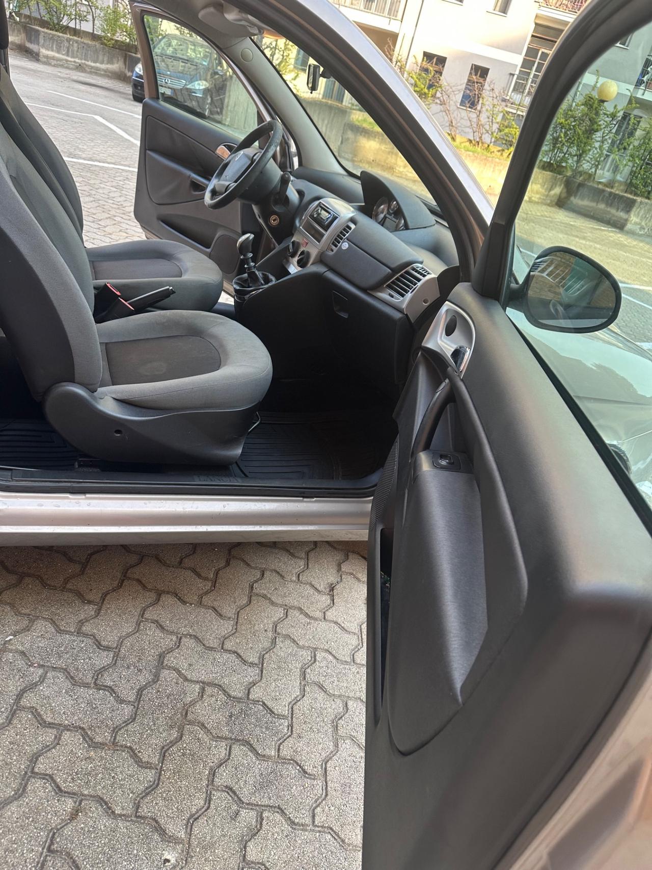 Lancia Ypsilon 1.2 69 CV Platinum
