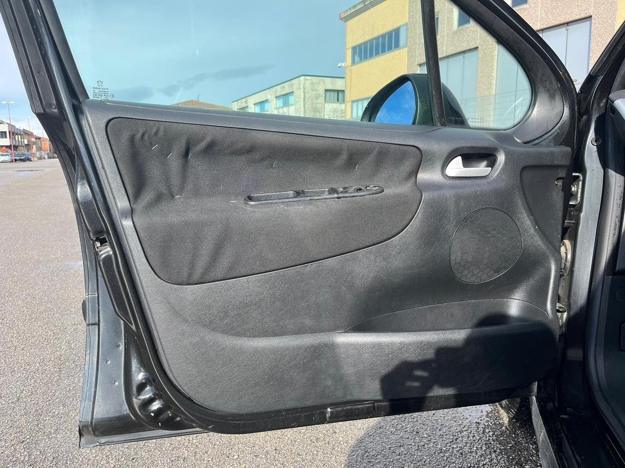 Peugeot 207 1.4 HDi 70CV 5p. XS