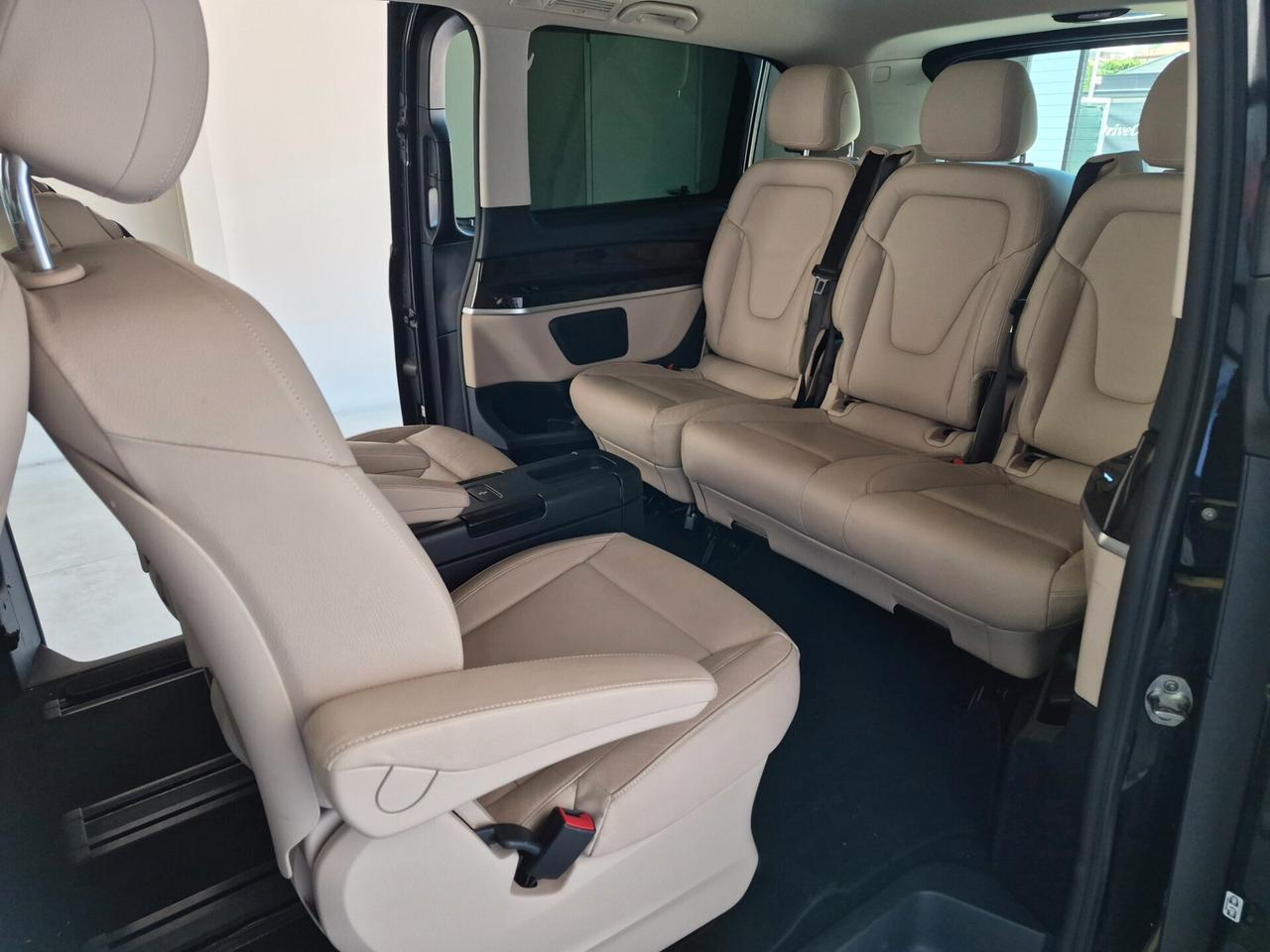 Mercedes-Benz V 220D AUTO PREMIUM BUSINESS LONG LED PELLE NAVI 7 POSTI CLIMA AUTO V. PRIVACY PREZZO + IVA AL 22%