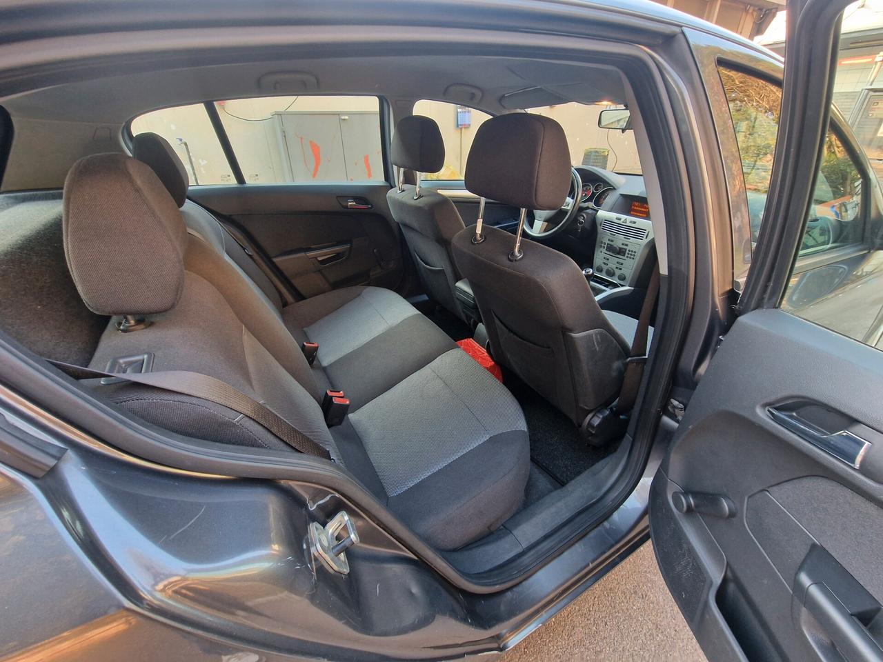 Opel Astra 1.6 16V VVT 5 porte Cosmo