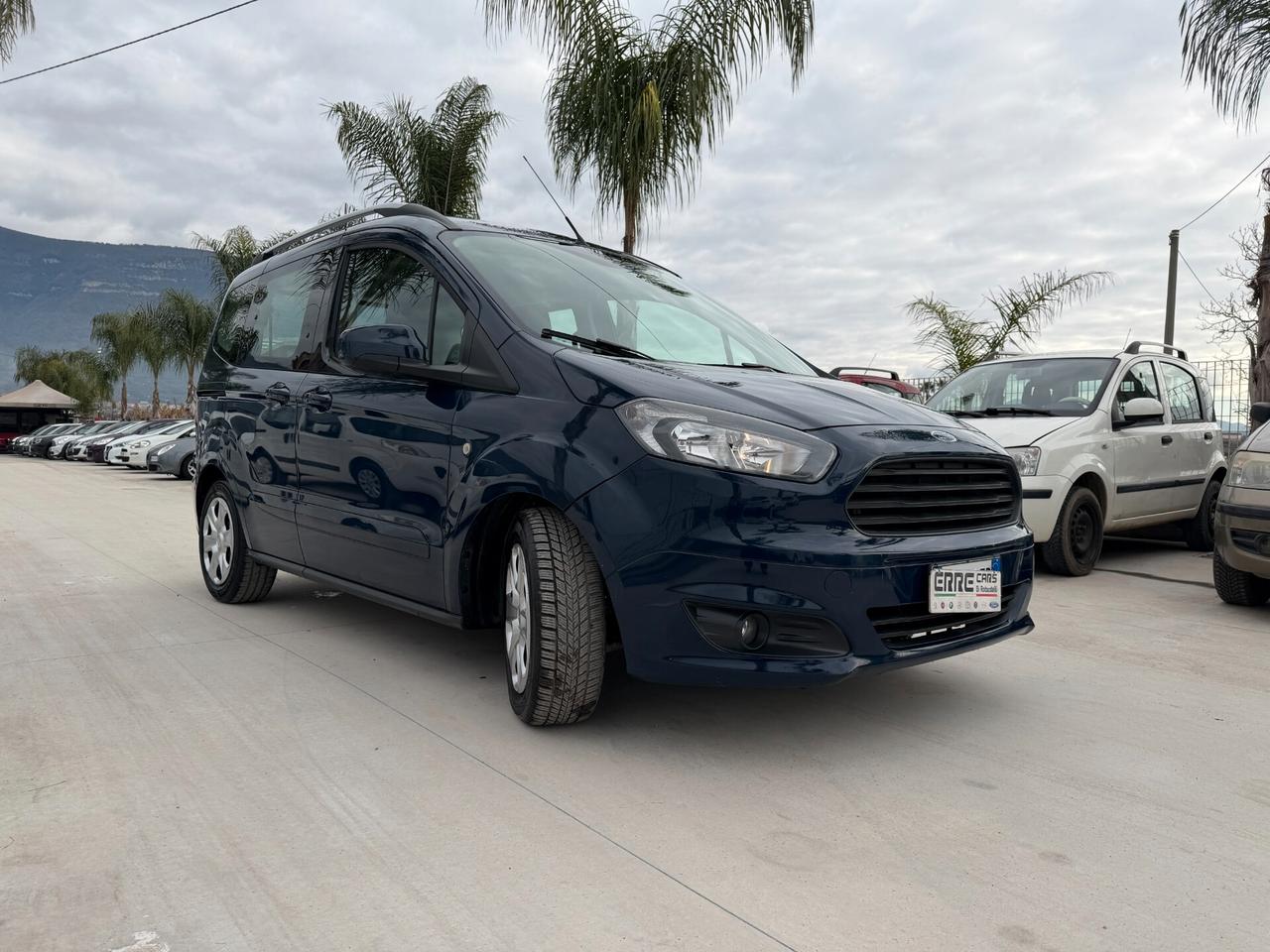 FORD TOURNEO COURIER 2017 1.0 BENZ 74.000 KM