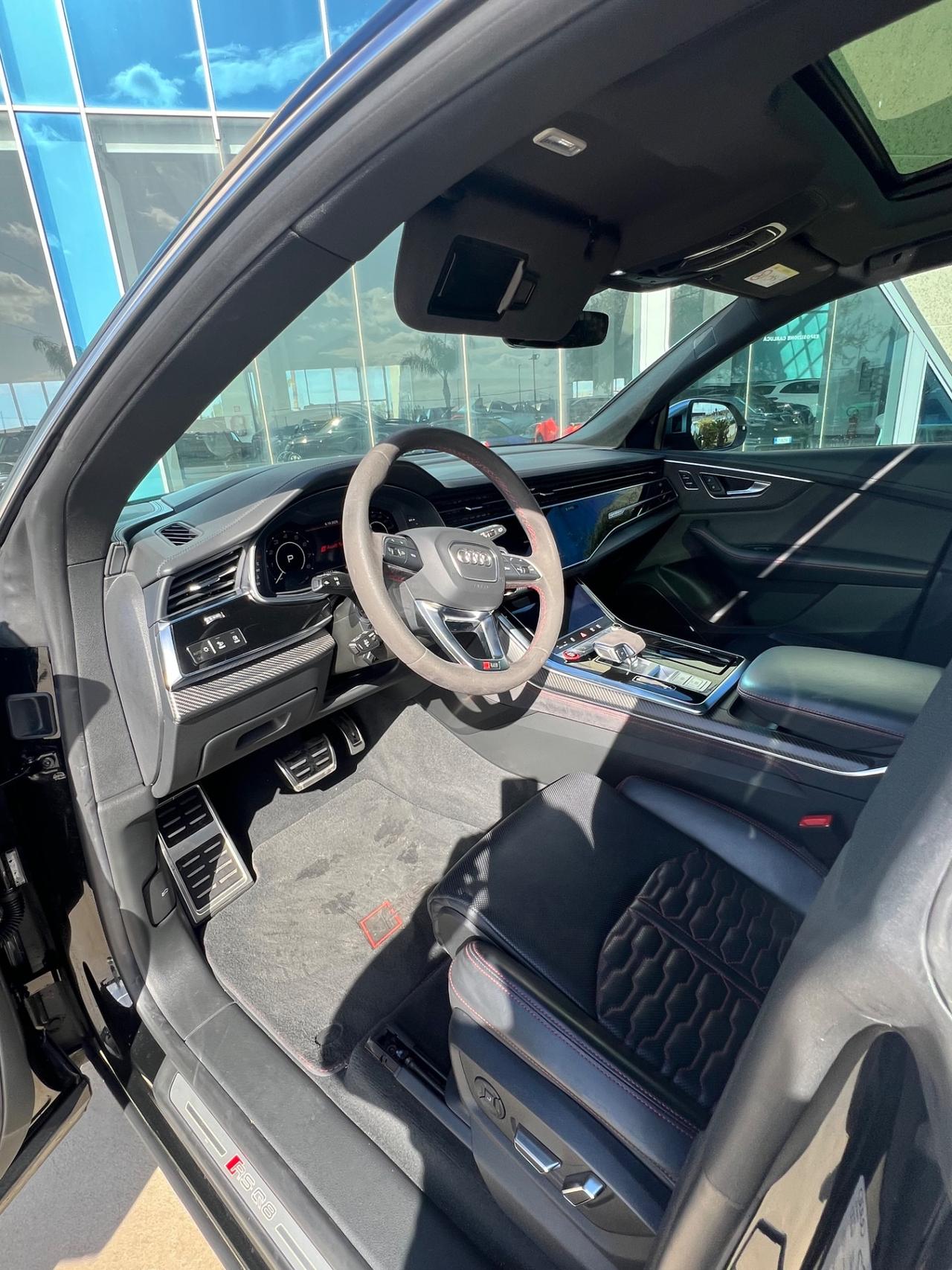 Audi RS Q8 4.0 mhev possibilità noleggio no scoring