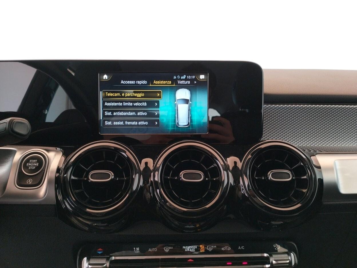 MERCEDES BENZ GLB 180d Business auto - IVA ESPOSTA
