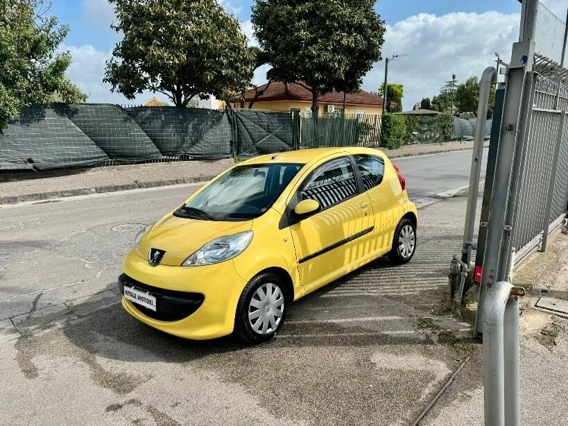 Peugeot 107 1.0 BENZINA 68CV