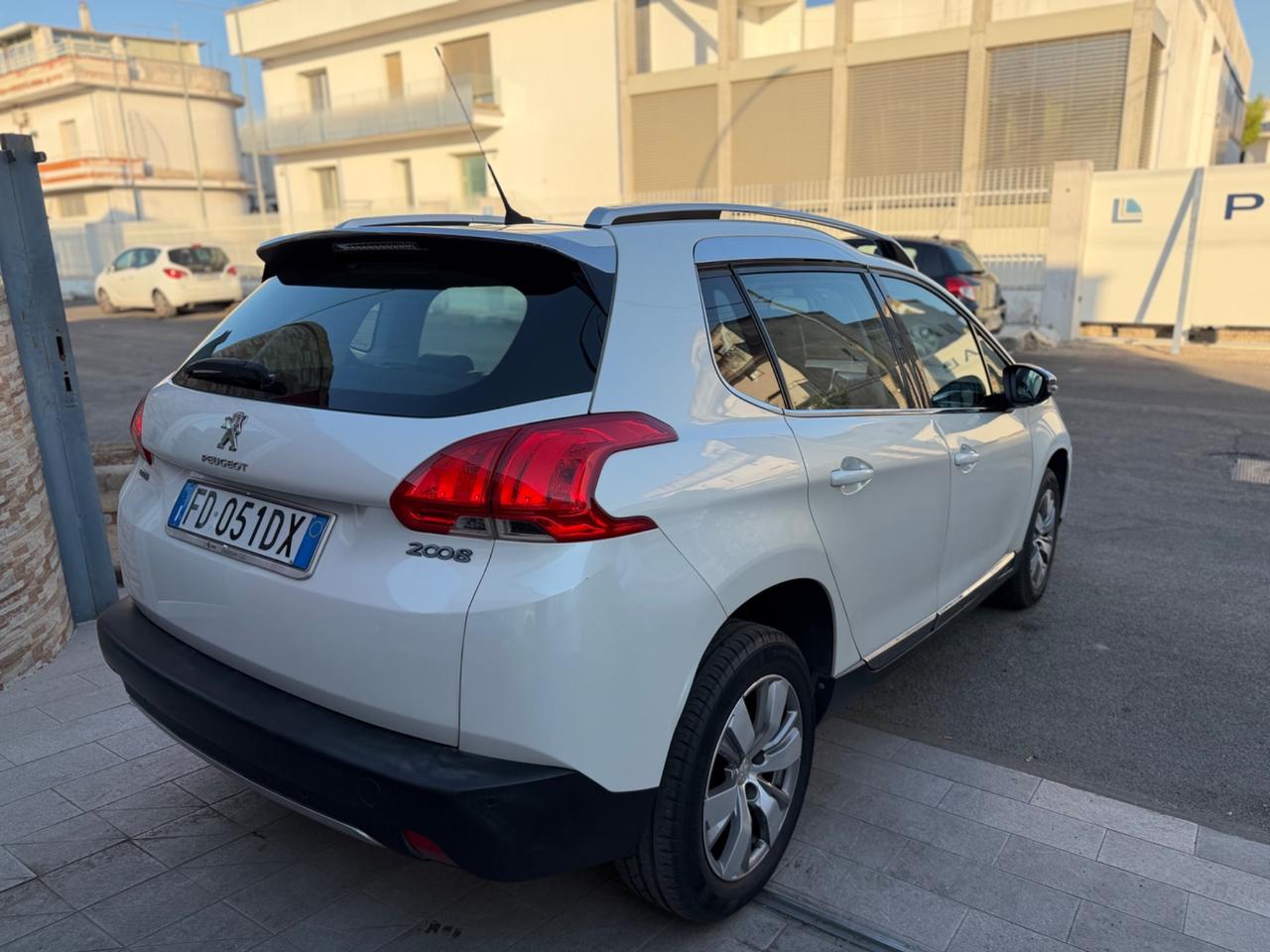 Peugeot 2008 BlueHDi 92 cv ALLURE-2016/CLIMA/SENSORI