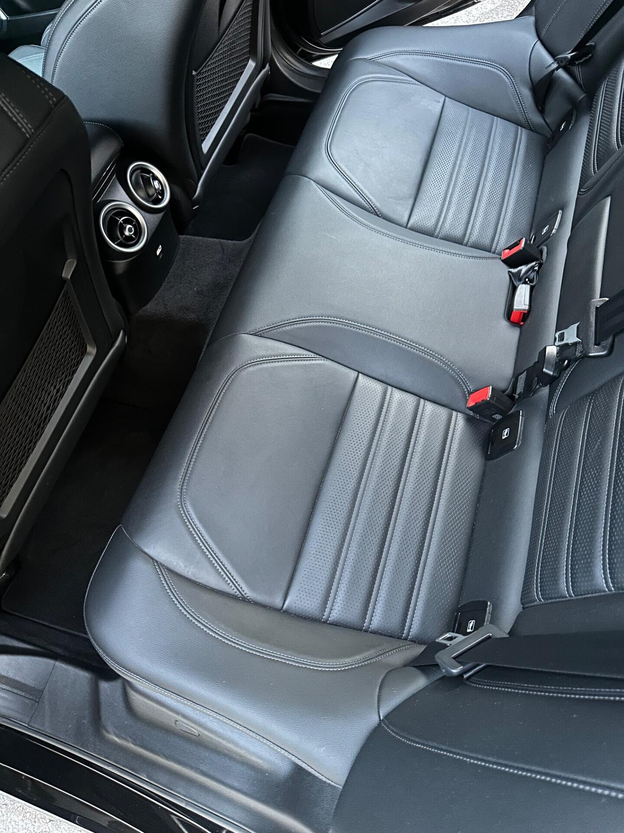 Alfa Romeo Giulia 2.2 TD 210cv AT8 Q4 Veloce