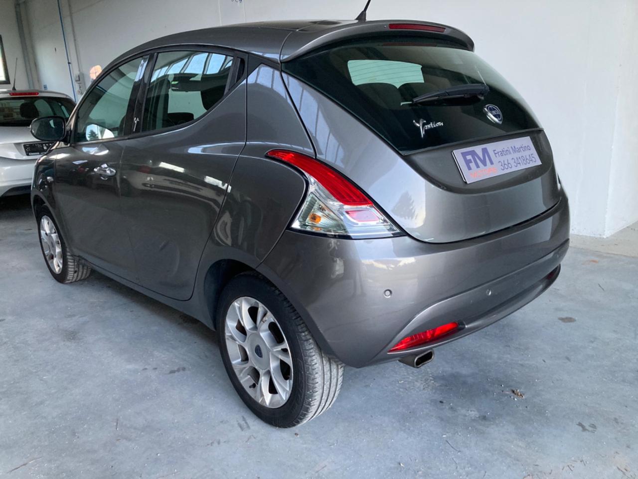 Lancia Ypsilon 1.2 69 CV 5 porte Gold per neopatentati