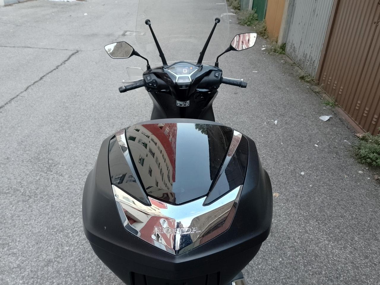 Honda SH 150 ABS start stop